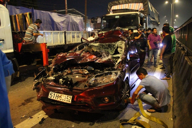 o to con nat bet sau vu tai nan ca gia dinh thoat chet than ky