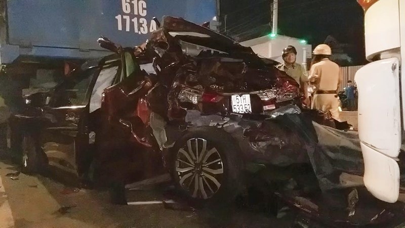 o to con nat bet sau vu tai nan ca gia dinh thoat chet than ky