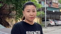 cam bay 12 thang doi voi ba le thi hien sau khi gay roi tai san bay