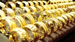 gia vang hom nay 79 giam gia manh co nen tranh thu dau co