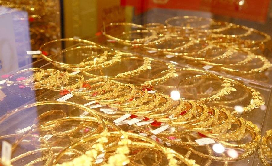 gia vang hom nay 69 giam manh vao cuoi tuan