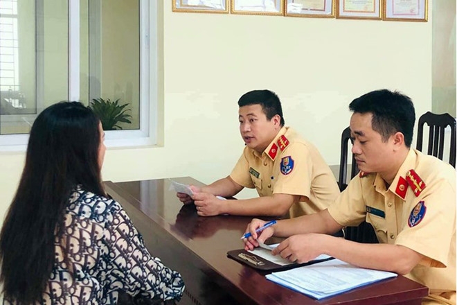 khong nhuong duong xe uu tien nu tai xe bi phat 25 trieu dong