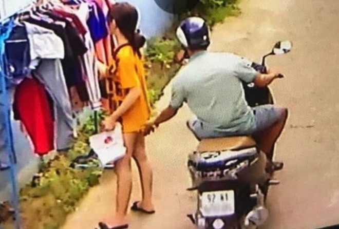 phat 200000 dong thanh nien sam so co gai phoi do