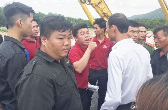 bat khan cap giam doc 20 tuoi em trai trum dia oc alibaba