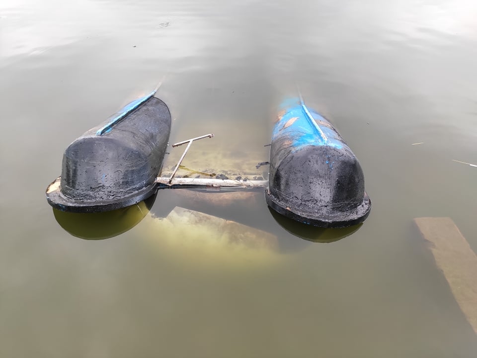 thuyen dap vit bi lat khien 2 be gai tu vong o hoai duc chua duoc cap phep