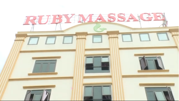 bac ninh bat qua tang 5 nhan vien kich duc cho khach tai co so massage ruby