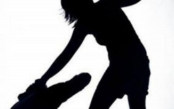 Đi ăn sáng về, người chồng bị vợ sát hại, đẩy xác xuống ao nước