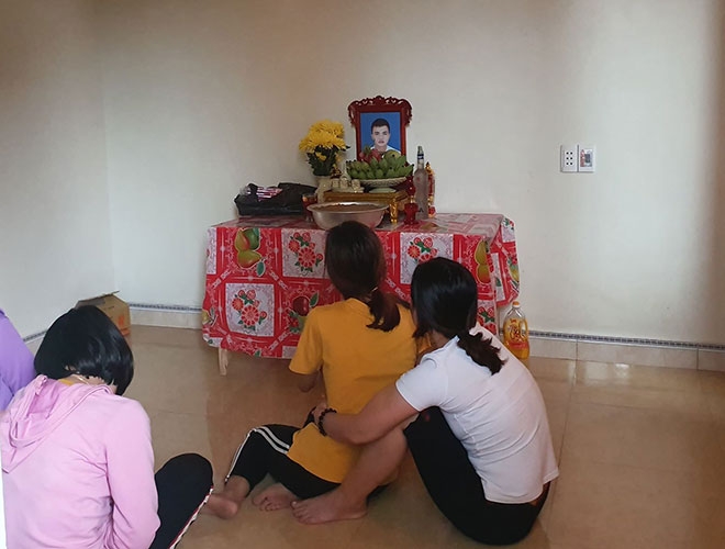 nghe an 3 nguoi duoc trinh bao mat lien lac khi sang anh bat ngo goi dien ve nha