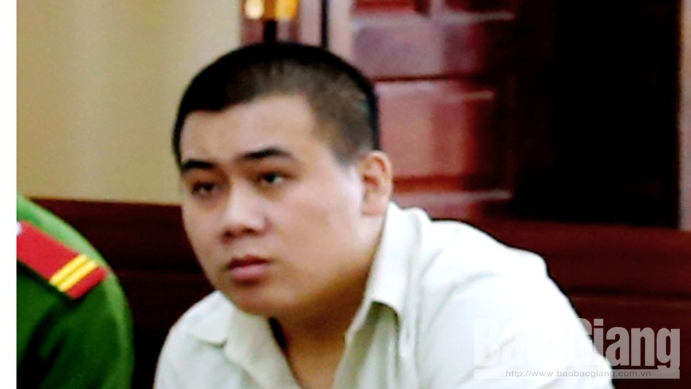 hiep dam be gai 7 tuoi trong ngoi nha hoang nam thanh nien linh 15 nam tu