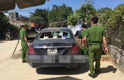 video tai xe bi hanh hung dap pha xe tai sau cu va cham nhe tren duong