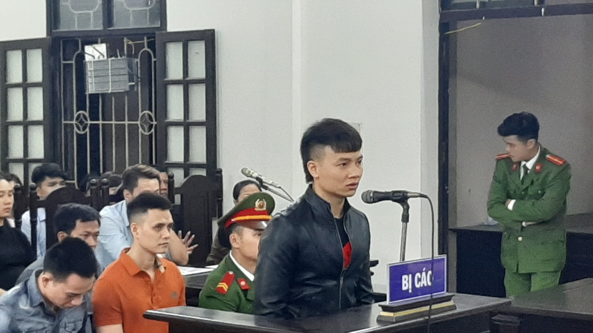 kha banh linh 10 nam 6 thang tu