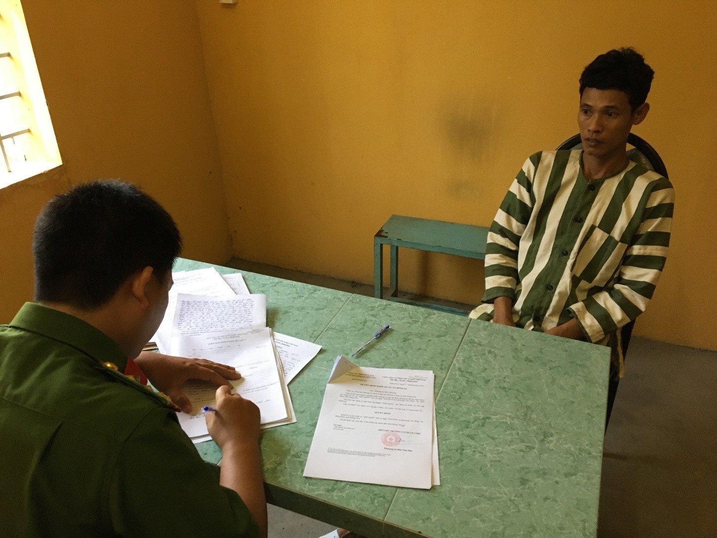 chia tay khong doi duoc tien nam thanh nien dam chet bo nguoi yeu