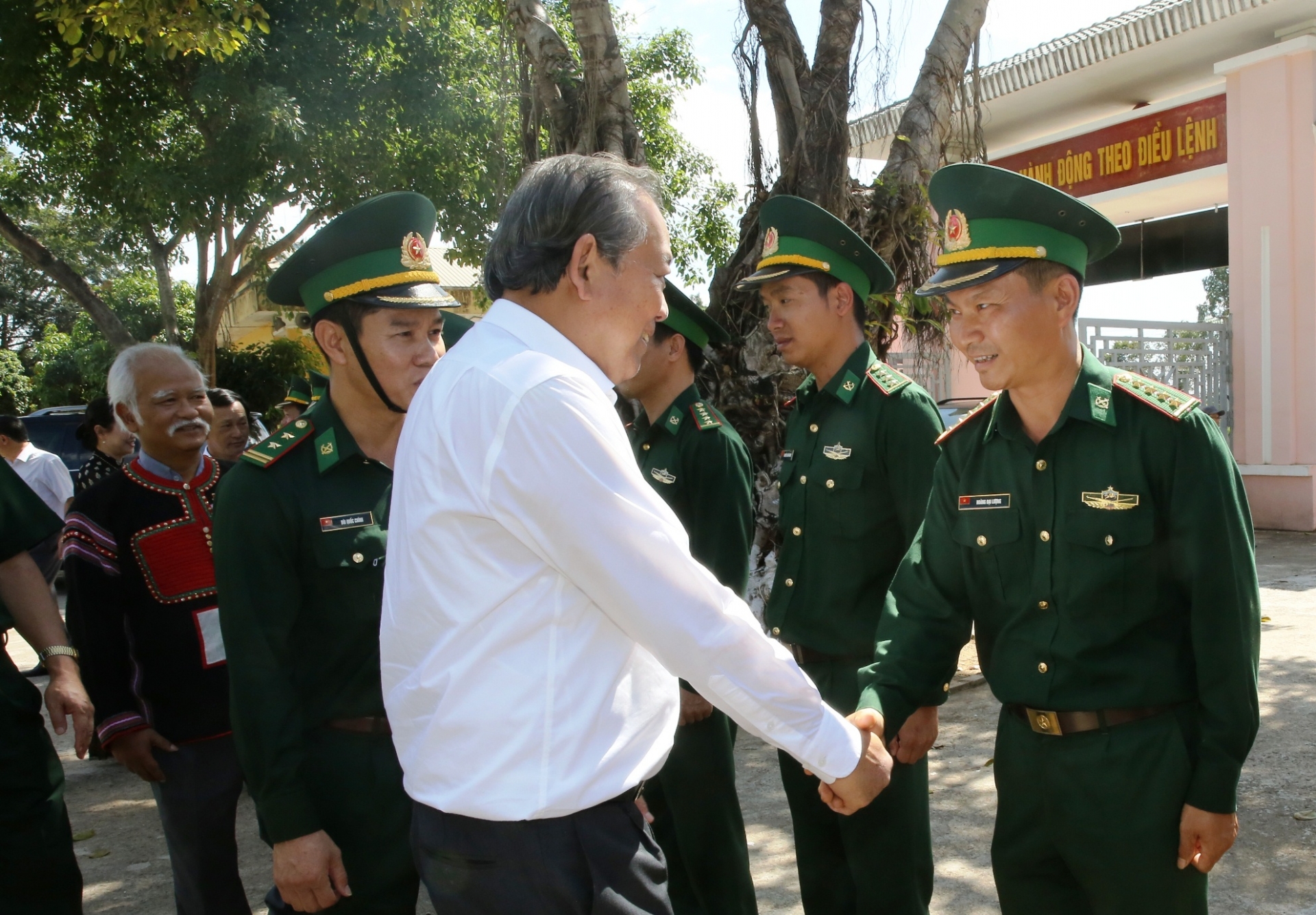pho thu tuong truong hoa binh tham don bien phong cua khau quoc te le thanh