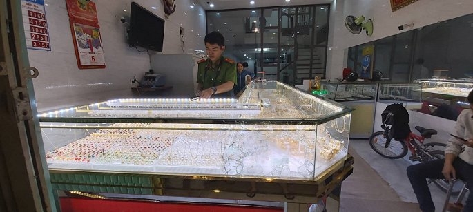 bi cuop 45 cay vang khi dang xem tran viet nam indonesia