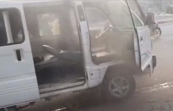 video tai xe ve nha an com xe khach 29 cho bat ngo boc chay tro khung