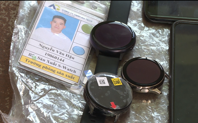 truong phong trom hang tram mat dong ho samsung galaxy wateh active 2 mang ve cho vo ban