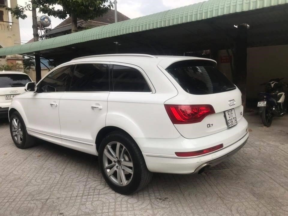 cong an xac minh 2 xe sang audi cung bien so chung giay dang ky