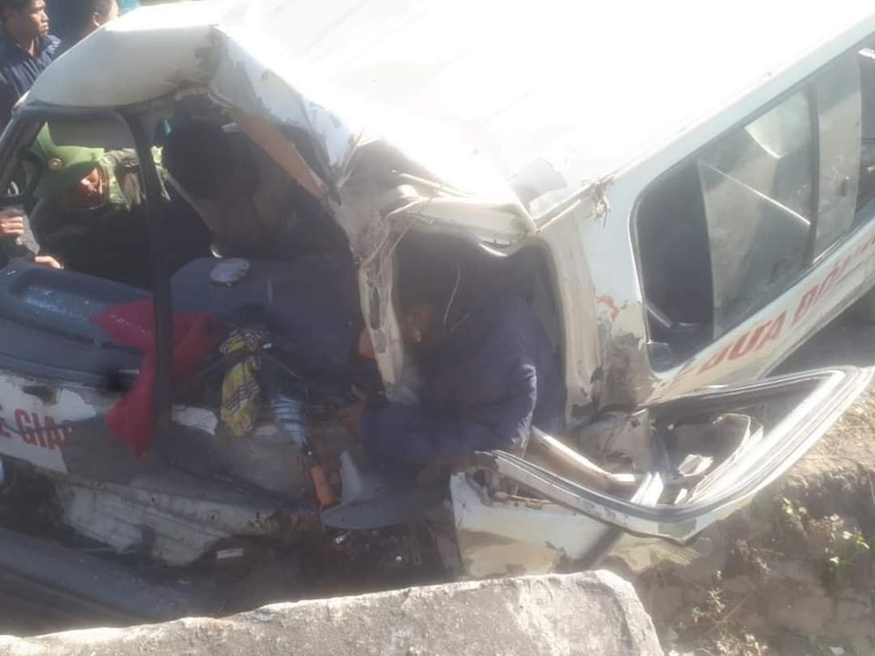 nghe an xe cho doan tu thien gap tai nan 5 nguoi thuong vong