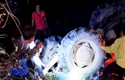 lai may cay di bao mung u22 viet nam bi lat be gai 14 tuoi bi de tu vong