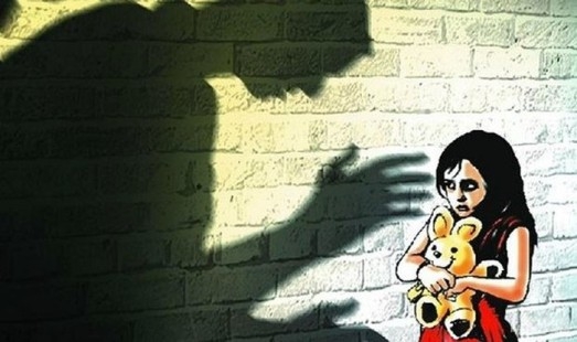 trieu tap nguoi dan ong 49 tuoi dam o hiep dam 4 be gai gan nha