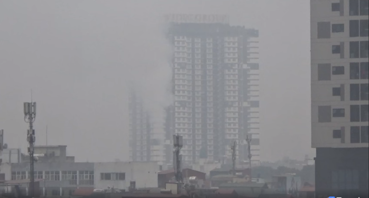 ha noi mu mit chim trong bau khong khi chat luong kem