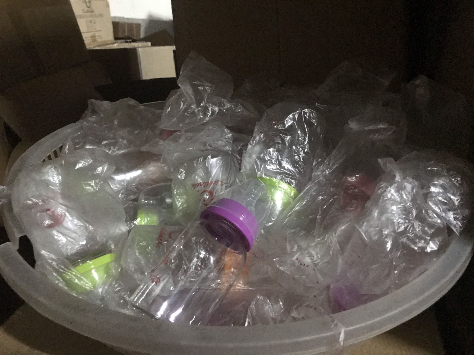 bac ninh phat hien hang chuc tan thiet bi y te binh sua tre em bao cao su gia