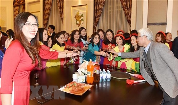 dam am buoi gap mat mung xuan canh ty cua cong dong nguoi viet tai trung quoc