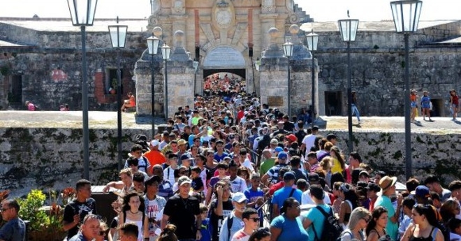 lan toa hinh anh viet nam toi ben kia dia cau qua hoi sach quoc te la habana