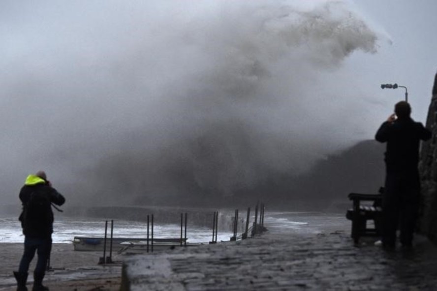 bao manh hoanh hanh khap chau au