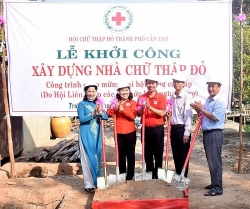 Liên hiệp Cần Thơ hỗ trợ xây dựng nhà Chữ thập đỏ cho hộ nghèo