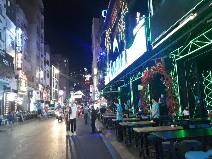 tphcm de xuat dong cua quan bar vu truong de phong dich covid 19