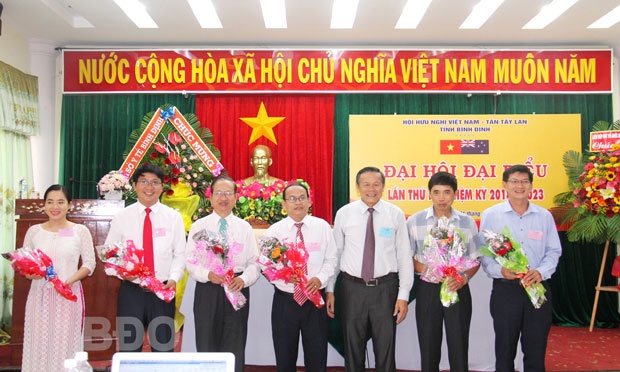 ong ha van cat tai dac cu chu tich hoi huu nghi viet nam new zealand tinh binh dinh