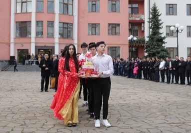 nguoi viet tai ukraine ky vong chuong trinh hanh dong cua tan tong thong