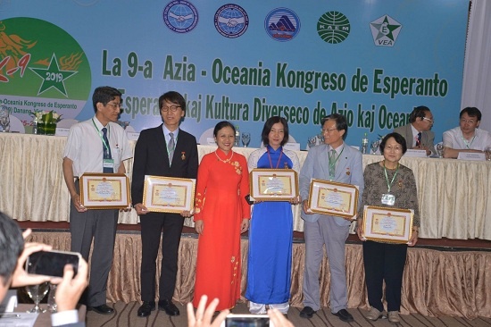 quoc te ngu trao ky niem chuong vi hoa binh huu nghi giua cac dan toc cho 5 ca nhan
