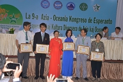 Quốc tế ngữ: Trao Kỷ niệm chương “Vì hòa bình hữu nghị giữa các dân tộc” cho 5 cá nhân