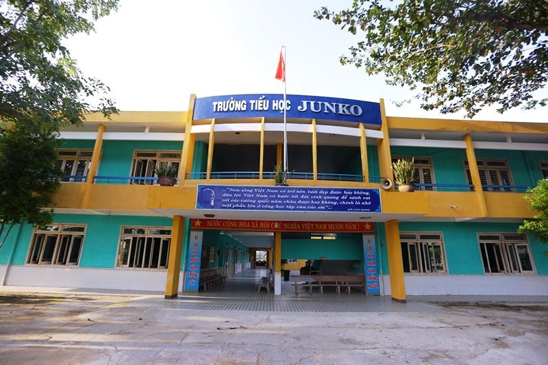 truong tieu hoc junko quang nam noi ghi dau tam long va uoc mo cua co gai nhat