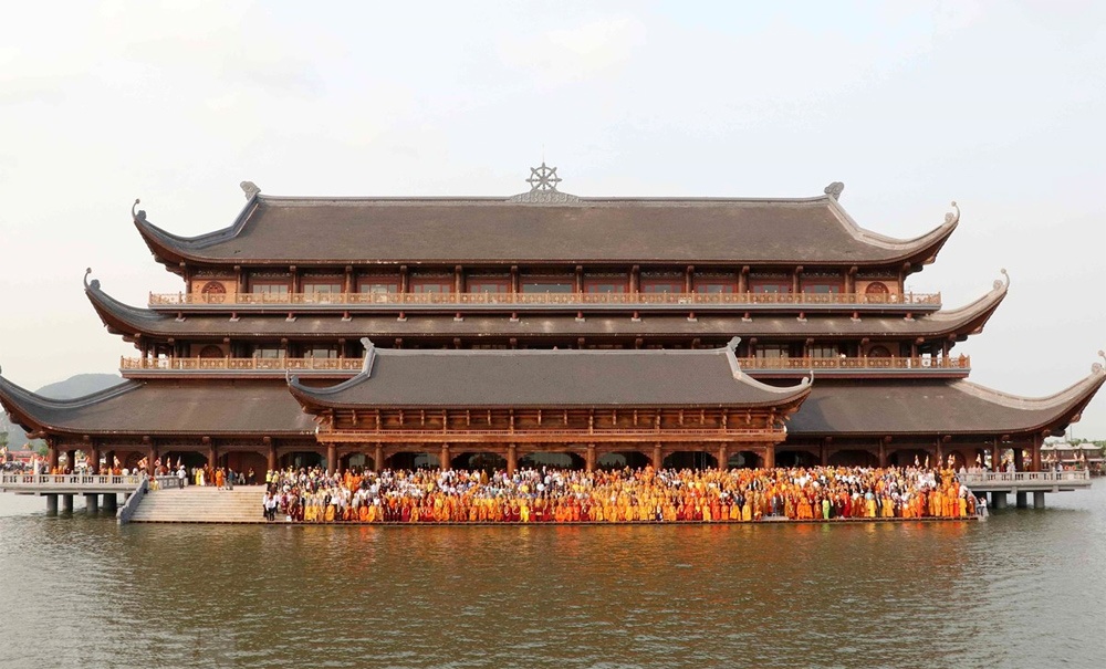 phat tu kieu bao an tuong va tu hao khi viet nam to chuc vesak 2019