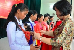 38 nguoi lao o kon tum duoc nhap quoc tich viet nam
