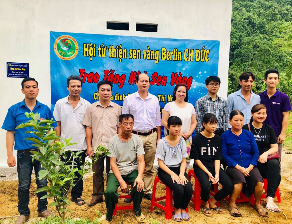 hoi tu thien sen vang berlin trao nha nhan ai cho hai chi em kho khan tai yen bai