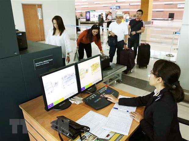 pho bien quy dinh ve xuat nhap canh doi voi nguoi viet o nuoc ngoai