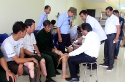 may bay quan su an do cho 13 nguoi mat tich gan bien gioi trung quoc
