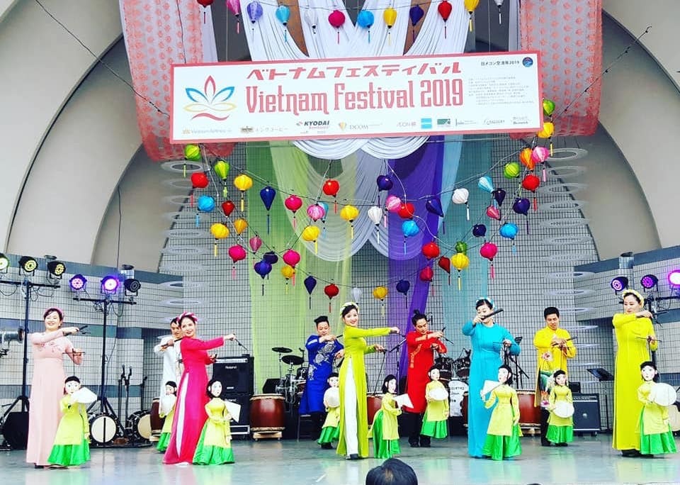 dua van hoa viet nam den gan hon voi nguoi dan nhat