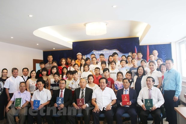 khoi day nguon cam hung hoc tieng