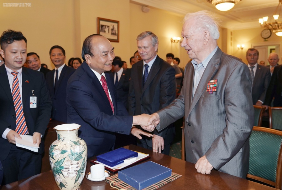 vinh biet evgeny pavlovich glazunov nguoi ban than thiet cua viet nam o xu so bach duong