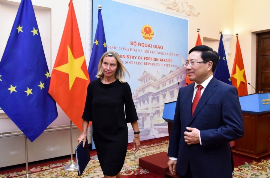 eu quan ngai ve tinh hinh cang thang tren bien dong