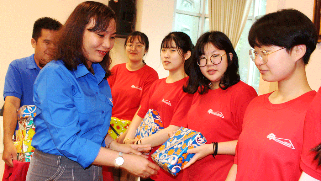 giao luu van hoa gan ket tinh huu nghi thanh nien viet han tai long an