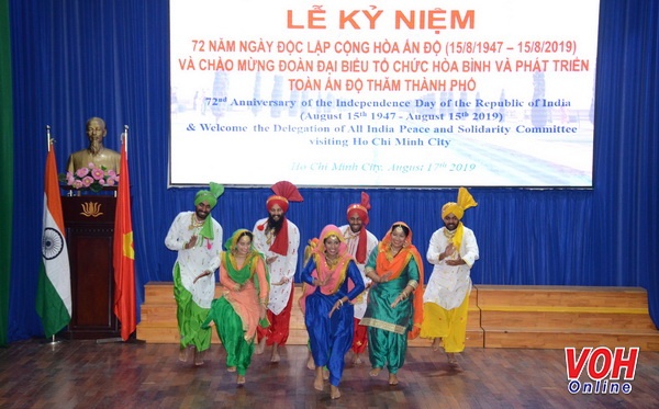 ban be viet an hoi ngo tai ky niem 72 nam ngay doc lap cong hoa an do