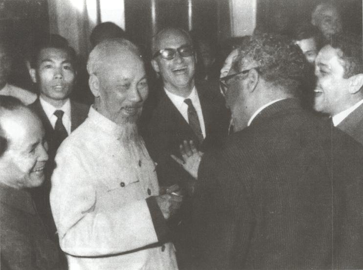di chuc chu tich ho chi minh va nhung anh huong tam quoc te