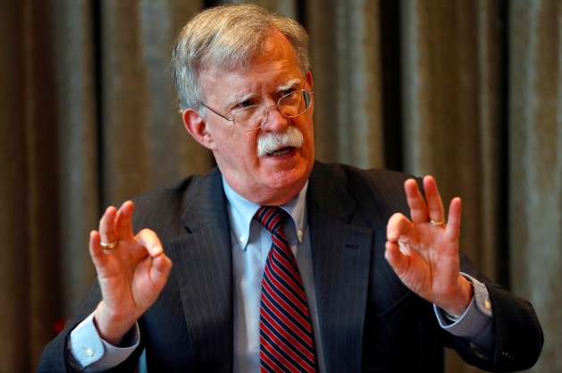 tong thong trump sa thai co van anh ninh quoc gia john bolton