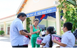 to chuc holt cham lo bu dap cho hang ngan tre thiet thoi o tinh khanh hoa